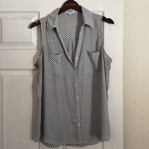 Sleeveless polka dot button up